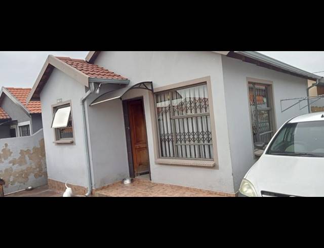 2 BEDROOM PROPERTY TO RENT IN FLEURHOF